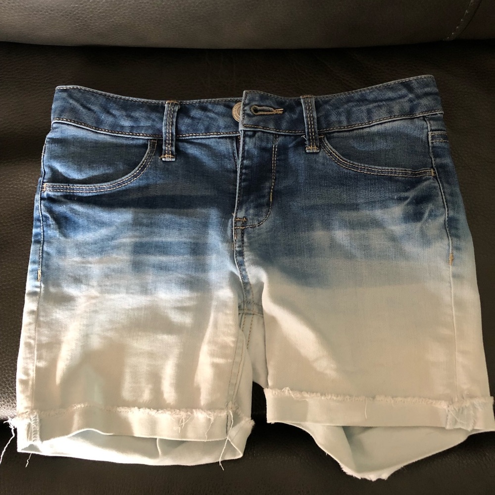 SO brand from Kohl’s. Girls Jean shorts size 10